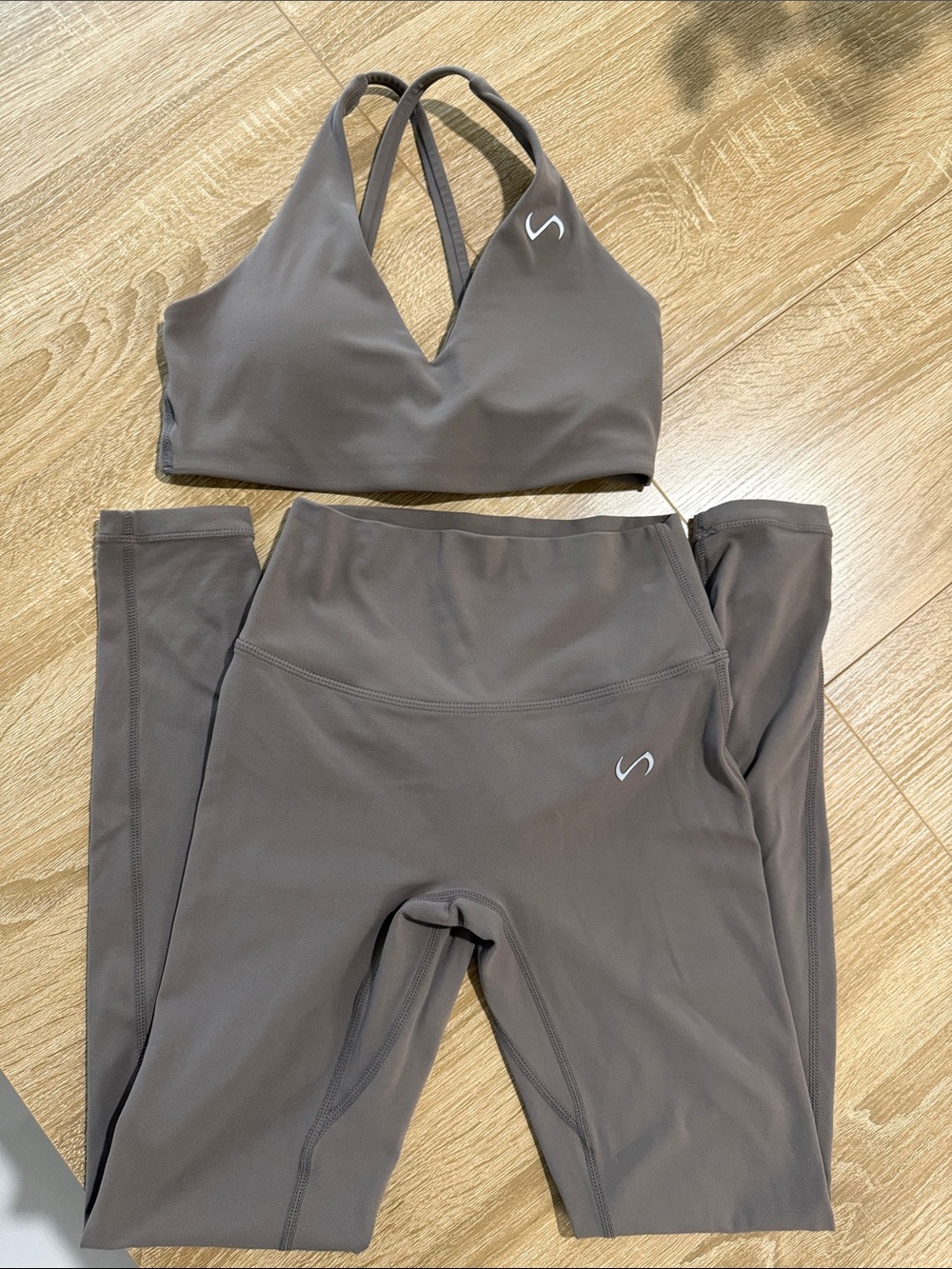 Seamless High-Waist Leggings & Strappy Sports Bra Set — Taupe